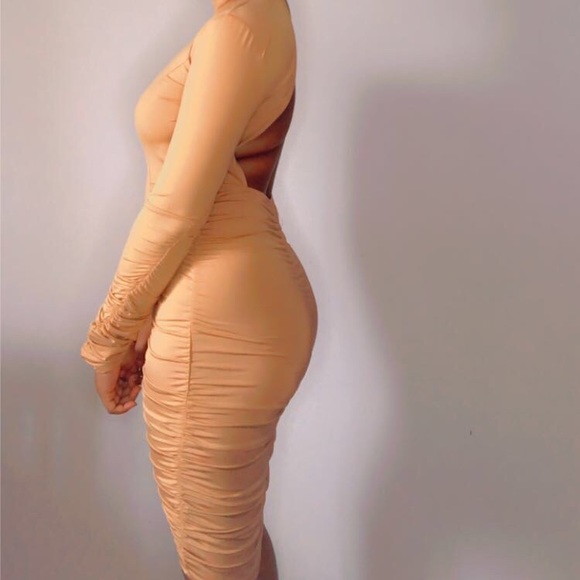 💎Nude Backless💎 - Picture 3 of 3